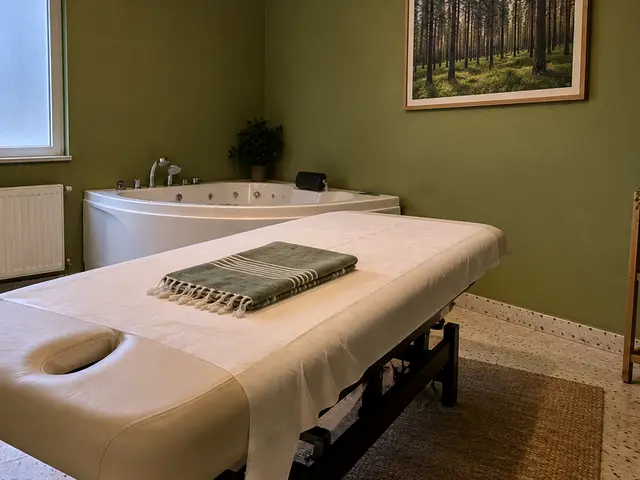 Jakuzili, pencereli aydınlık masaj odası — Esenyurt, Masaj Salonun