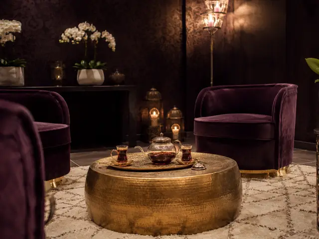 Kadife koltuklu, çay masalı bekleme salonu — Esenyurt, Masaj Salonun